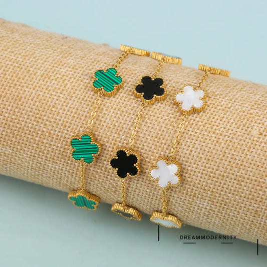 Verstelbare Luxe Goudkleurige Armband Met Bloemdesign - Klavertje | Perfect Cadeau Voor Klasse